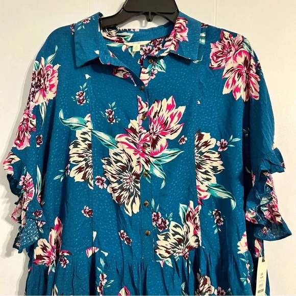 Women’s 0x Terra&sky. short sleeve floral tropical baby doll style button up top - Picture 5 of 8